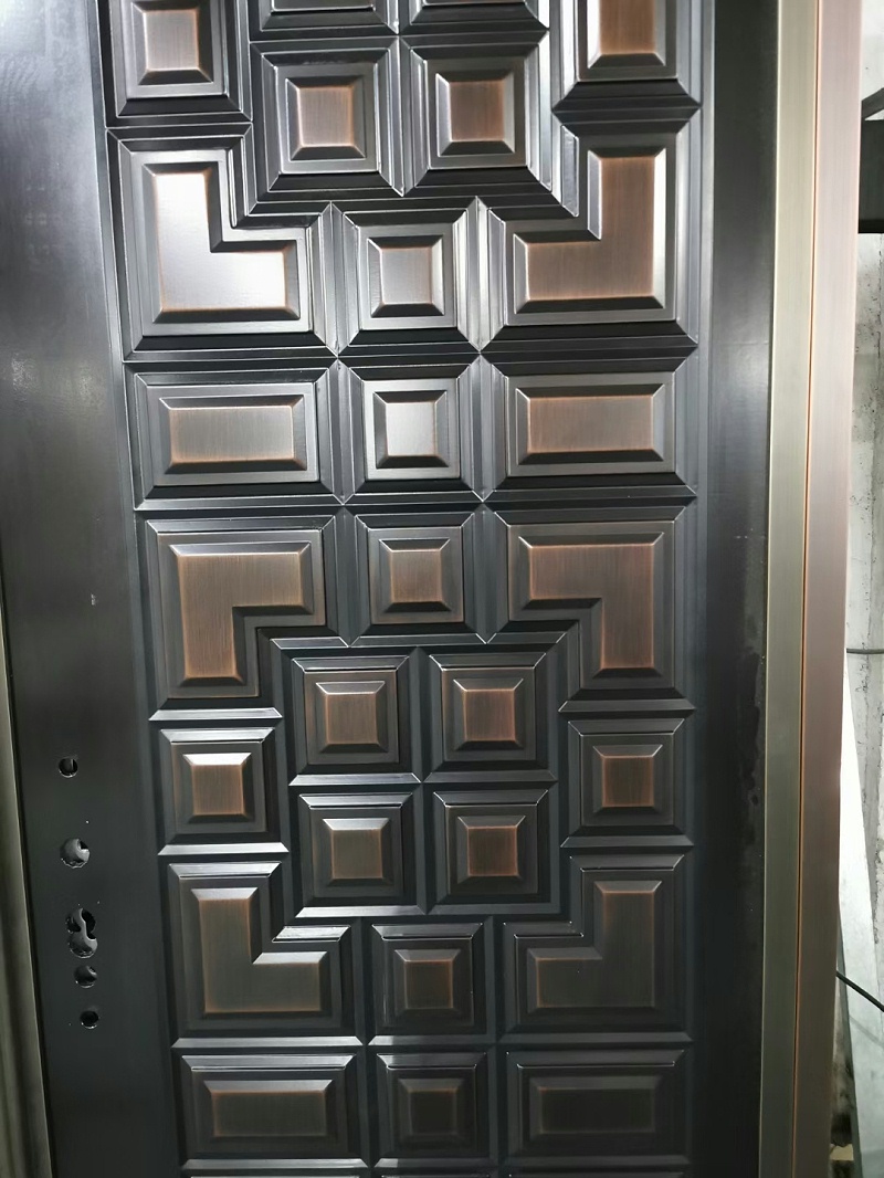 愛(ài)唯銅門(mén)