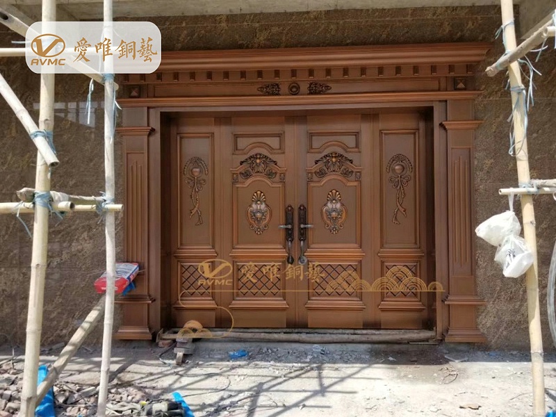 愛(ài)唯銅門(mén)