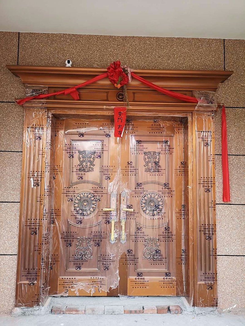 愛(ài)唯銅門