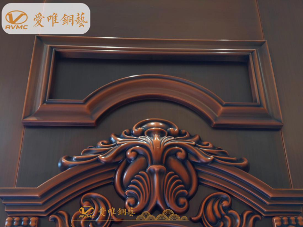 真銅門真的不會生銹嗎？佛山銅門廠家愛唯銅藝專業(yè)老師傅為您解答