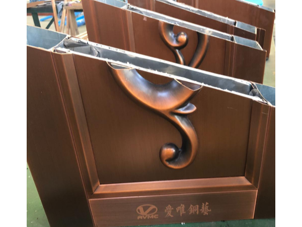 工程銅門隱患多？愛唯銅門10年經(jīng)驗老師傅為您解憂
